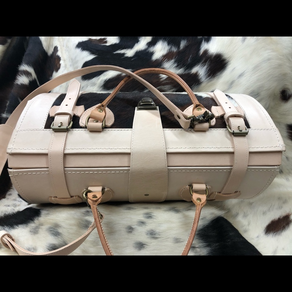 Cowhide duffle - Picture 8 of 15